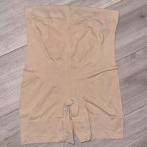 Maternity shape wear shorts 🩳